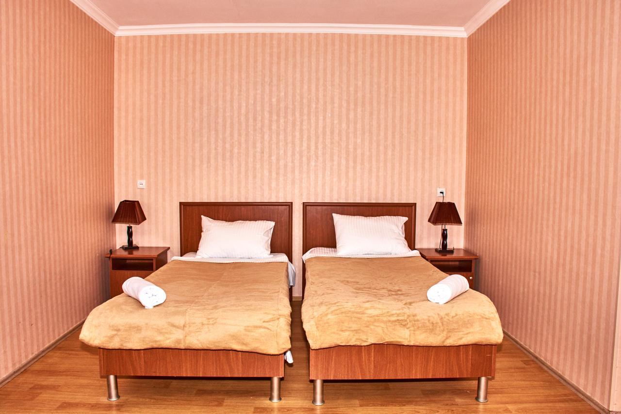 Hotel Georgia 哥里 外观 照片