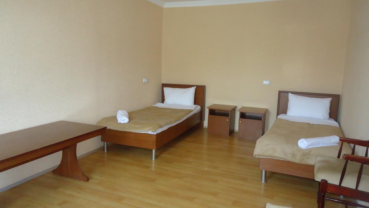 Hotel Georgia 哥里 外观 照片
