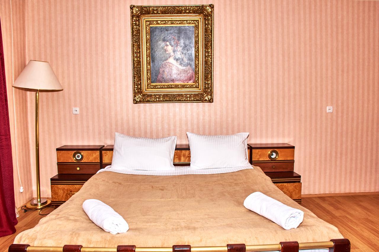 Hotel Georgia 哥里 外观 照片