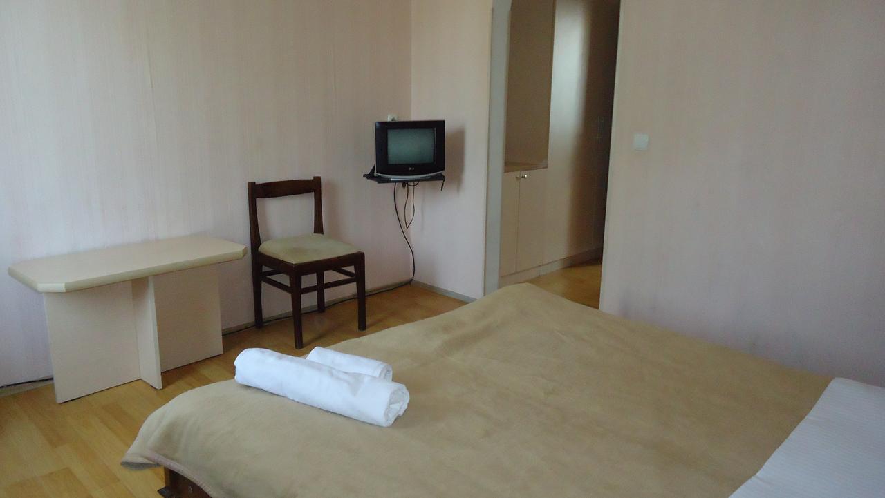 Hotel Georgia 哥里 外观 照片